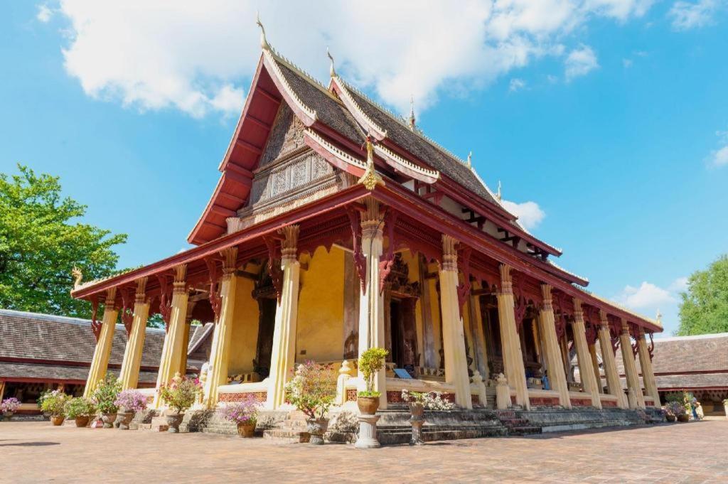 Leuxay Hotel Vientiane Bagian luar foto