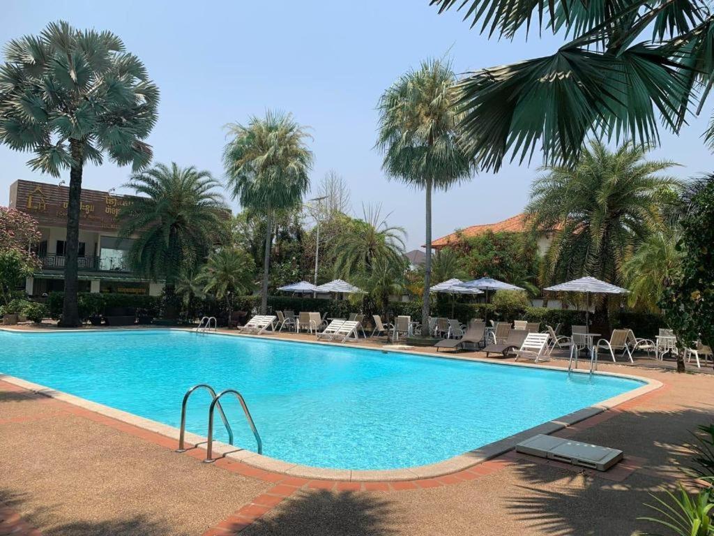 Leuxay Hotel Vientiane Bagian luar foto