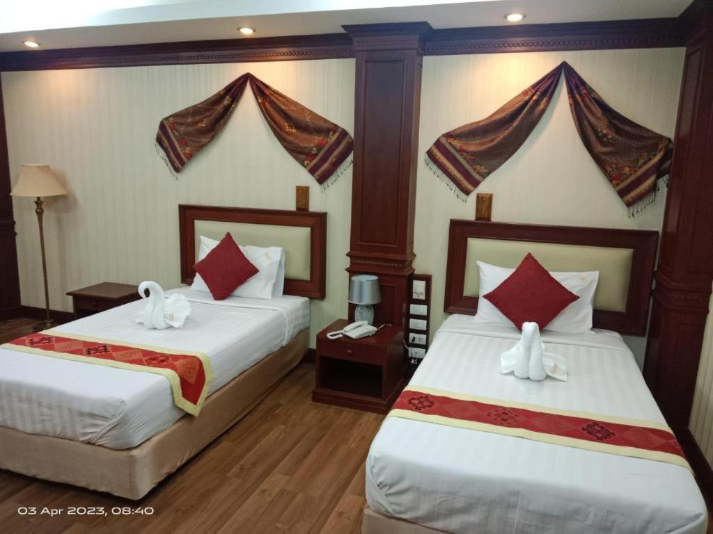 Leuxay Hotel Vientiane Bagian luar foto