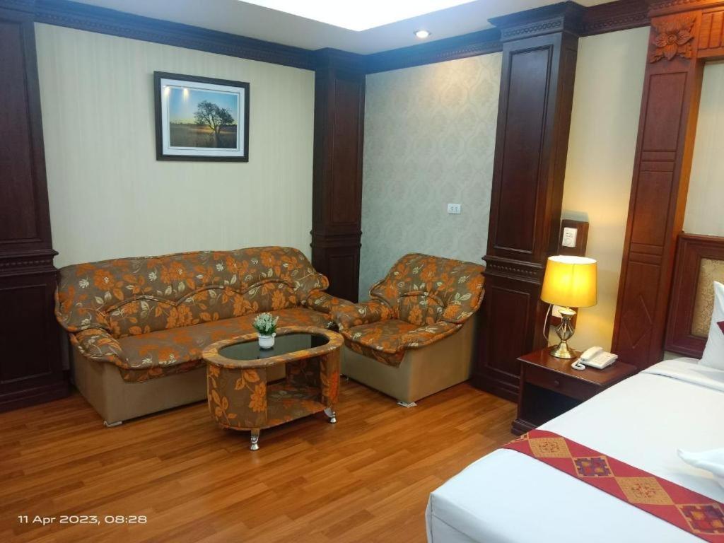 Leuxay Hotel Vientiane Bagian luar foto