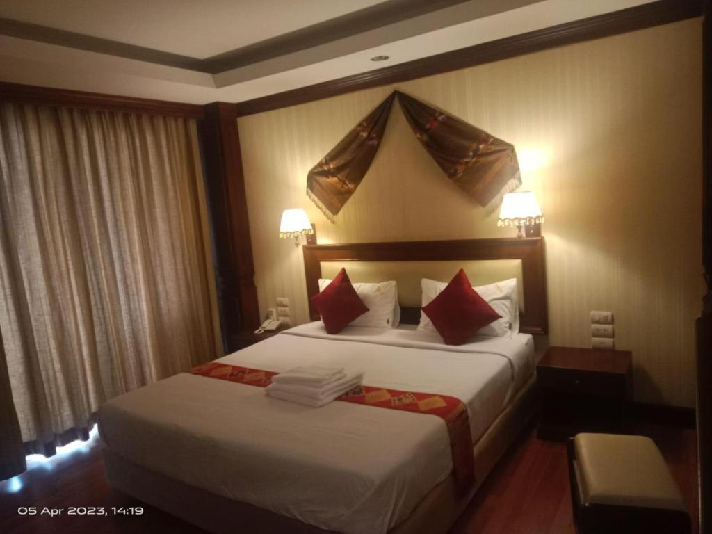 Leuxay Hotel Vientiane Bagian luar foto